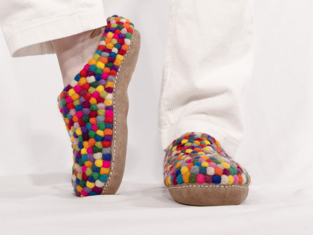 Barfuß-Hausschuhe Spezialedition Filzkugeln Footprint, Mehrfarbig