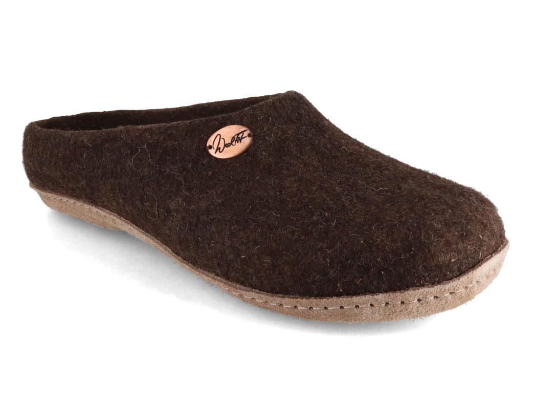 classic-handgefilzte-pantoffeln-mit-einlegesohle-braun #farbe_braun
