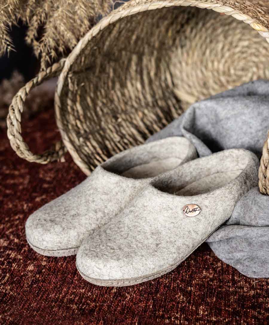 3 classic-pantoffeln-mit-gummisohle-beige #farbe_beige