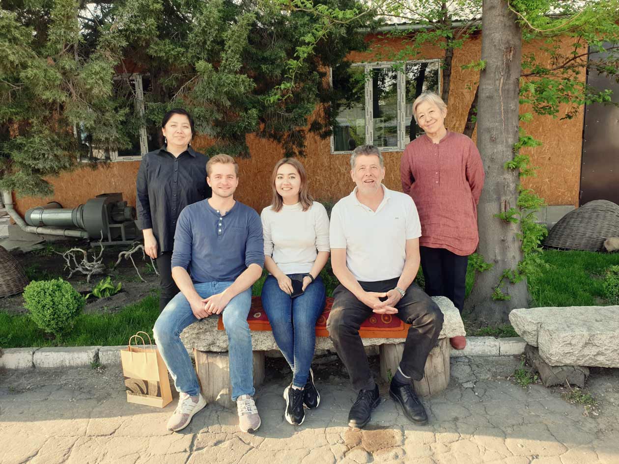 seite tundra-nachhaltige-filzpantoffeln-blau #farbe_blau