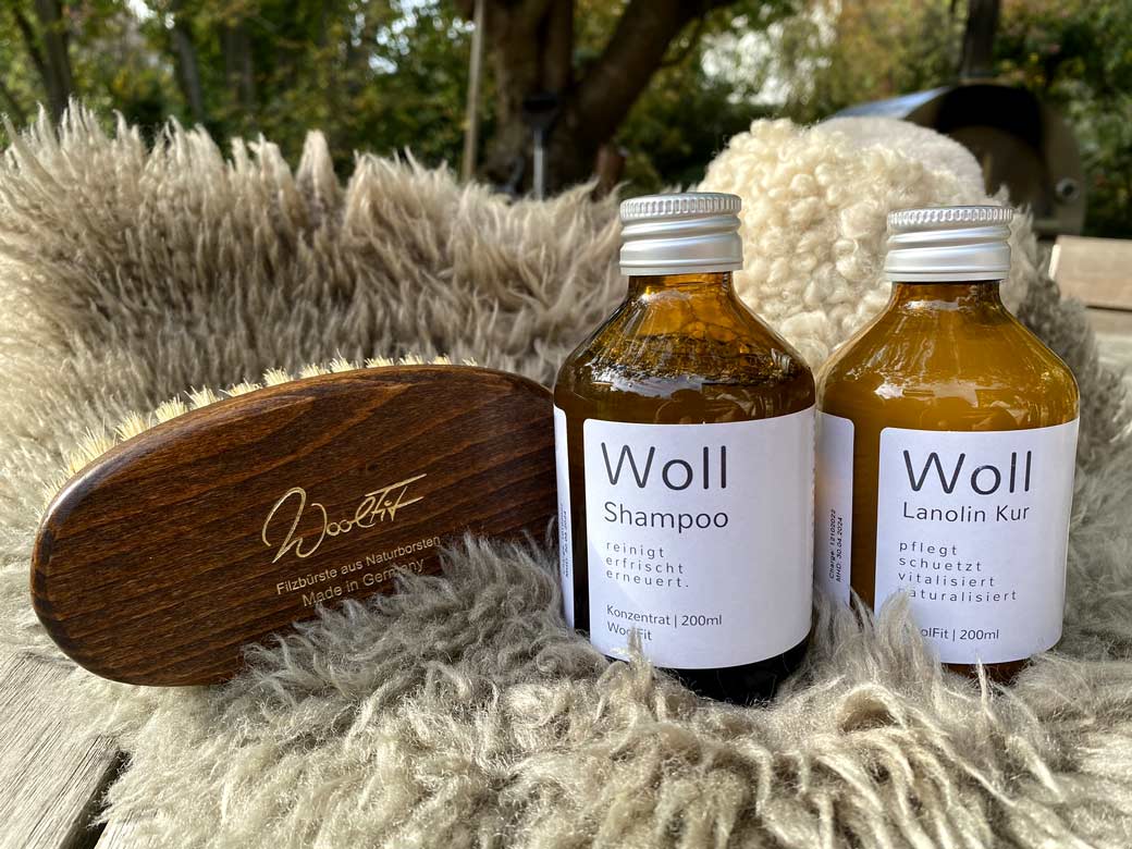 Wollwaschmittel mit bürste und lanolin kur